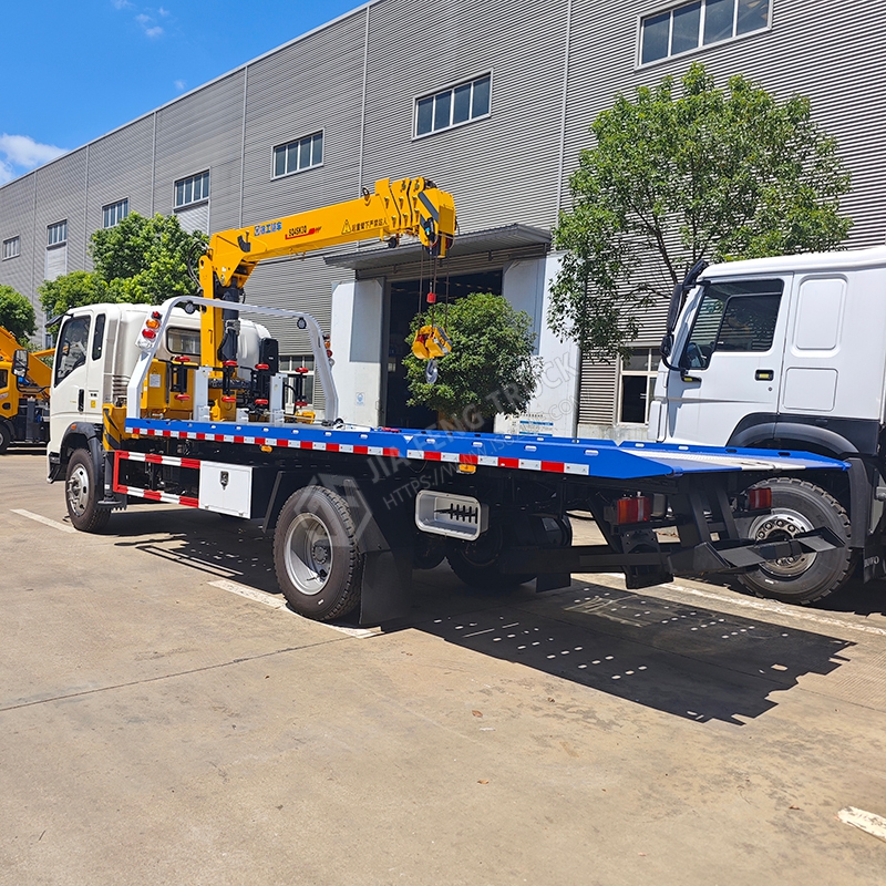 Sinotruk HOWO 4x2 Tow Truck with 3-Ton Crane