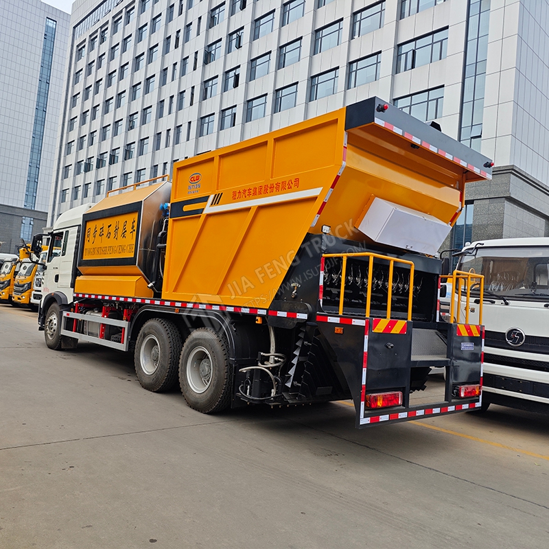 Sinotruk HOW6X4 Synchronous Stone Chip Sealing Machine