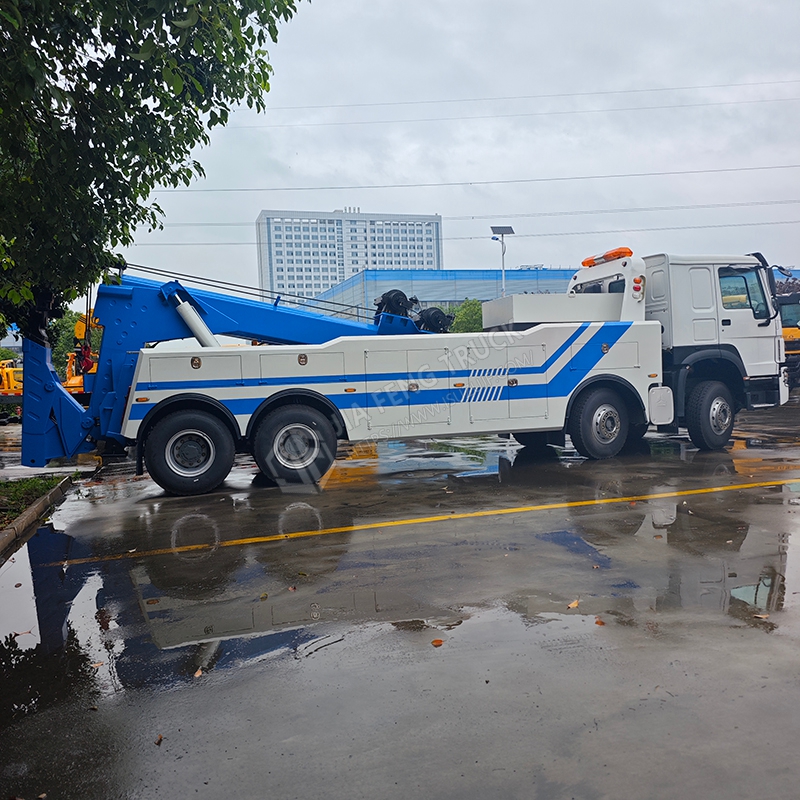 Sinotruk HOWO 8x4 Heavy-Duty Tractor with Crane