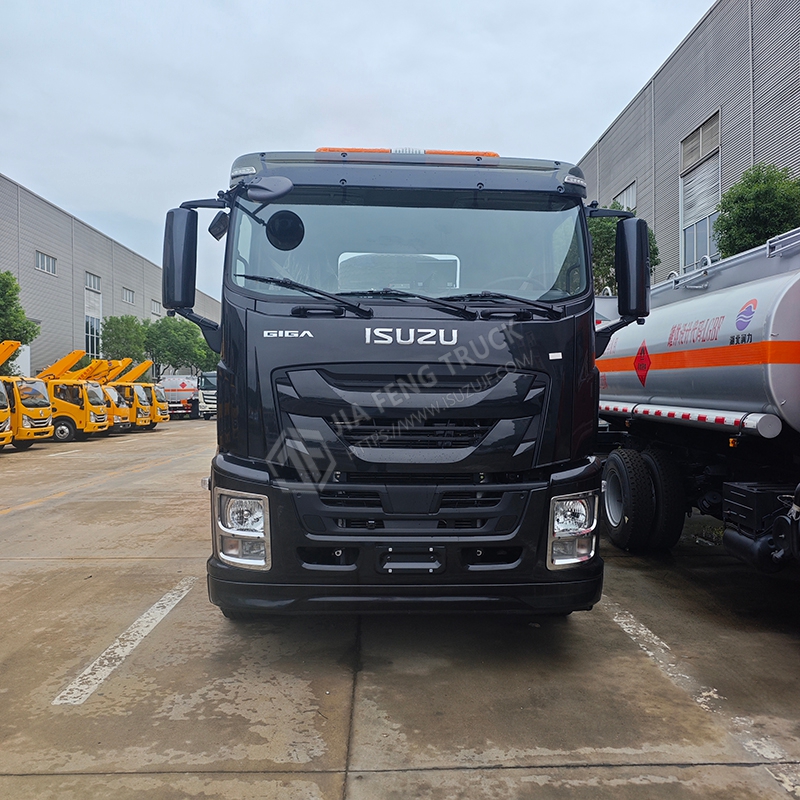 Isuzu 5 محور جرار ثقيل مع رافعة
