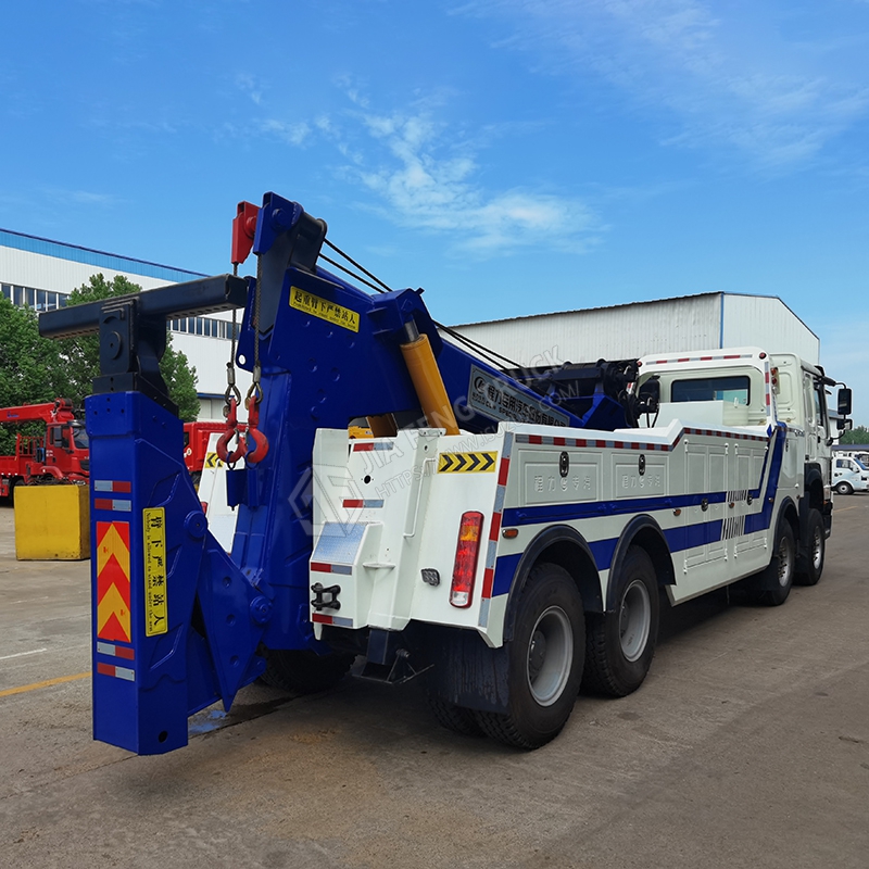 Sinotruk Howo مقطورة ثقيلة 50 طن مع تكوين 4x8 ورافعة