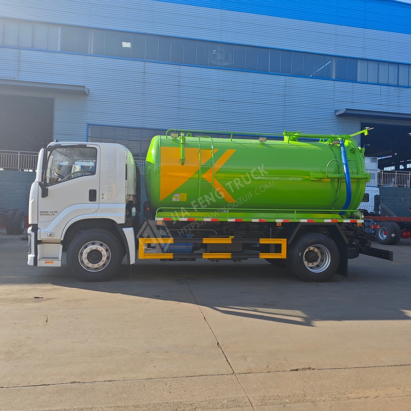 Isuzu GIGA High-Pressure Vacuum Sewage Suction Truck