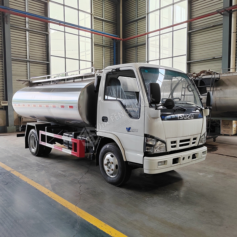 شاحنة توصيل الحليب Isuzu