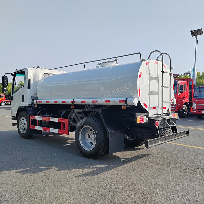 Isuzu 5-Ton Insulated Water Supply Truck