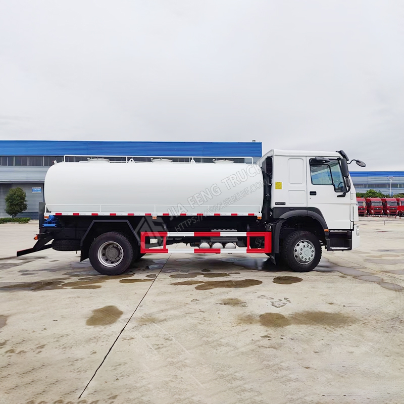 Isuzu Cami&oacute;n De Suministro De Agua De 15 Toneladas