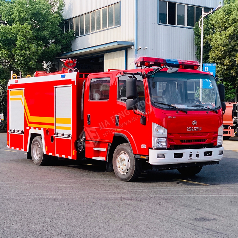 Isuzu 3.5-ton foam water tank fire truck