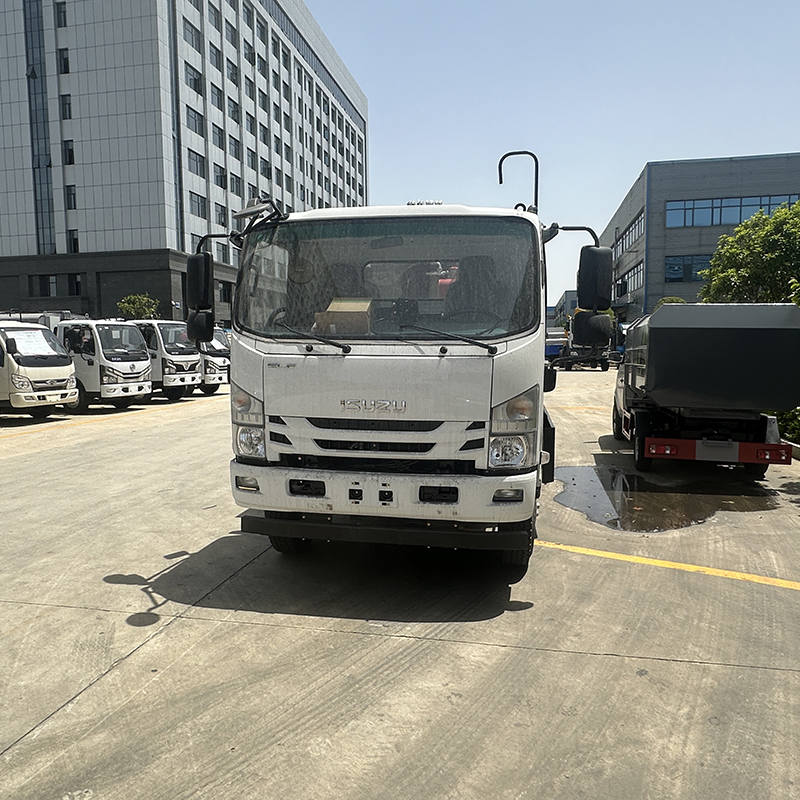 Cami&oacute;n De Basura De Compresi&oacute;n De 6 Metros C&uacute;bicos Isuzu