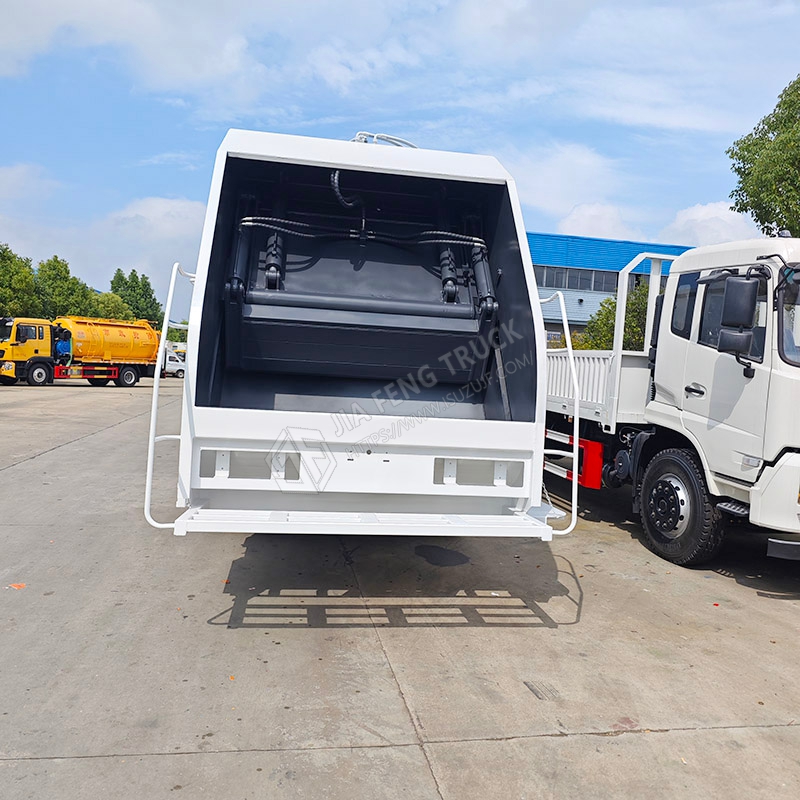 Sinotruk HOWO Compactor Garbage Truck