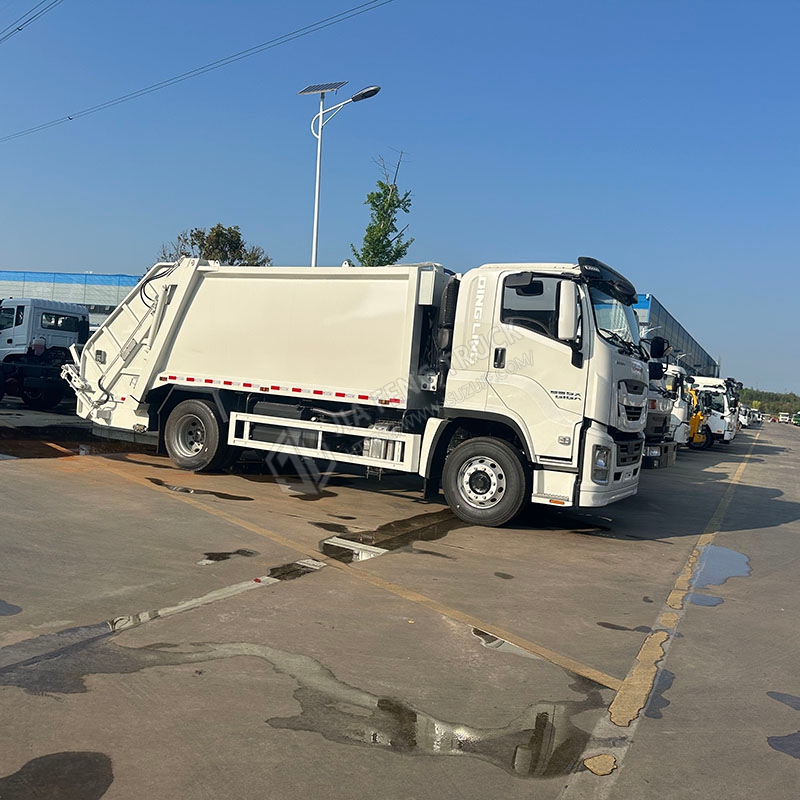 Isuzu 12-кубометровый мусорный грузовик