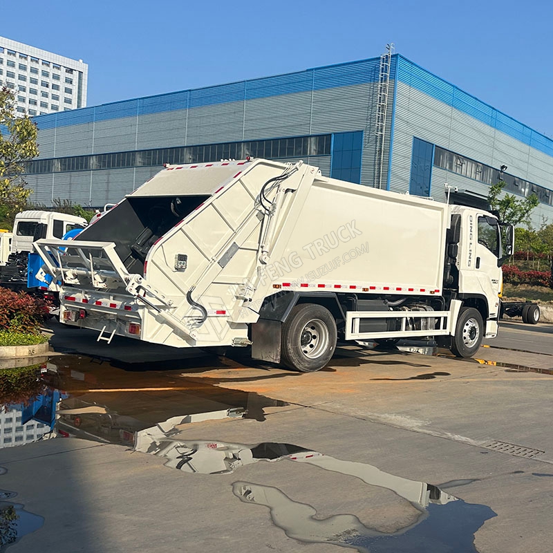 Isuzu 12-кубометровый мусорный грузовик