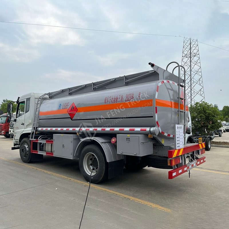 Dongfeng Cami&oacute;n Cisterna De Petr&oacute;leo De 12 Metros C&uacute;bicos
