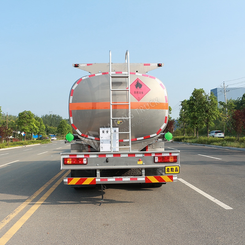 Sinotruk 17-Ton Aluminum Alloy Fuel Tank Truck