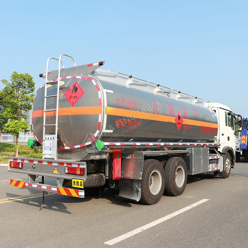 Sinotruk 17-Ton Aluminum Alloy Fuel Tank Truck