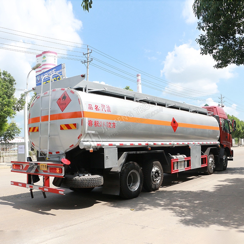 Foton 20-ton oil tanker truck (4x2 front axle, 8x4 rear axle)
