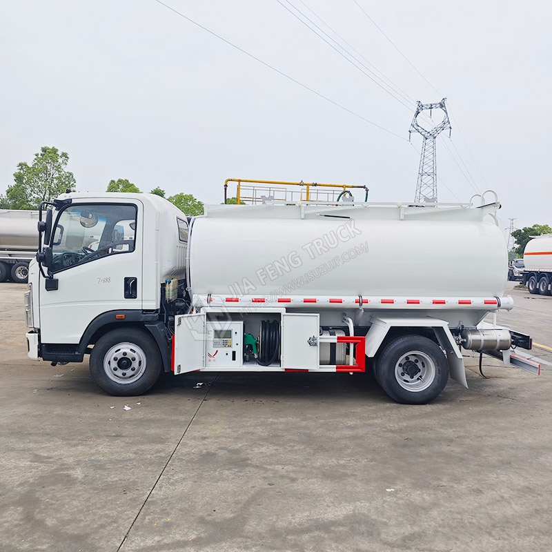 Sinotruk HOWO Cami&oacute;n Petrolero De 7 Metros C&uacute;bicos