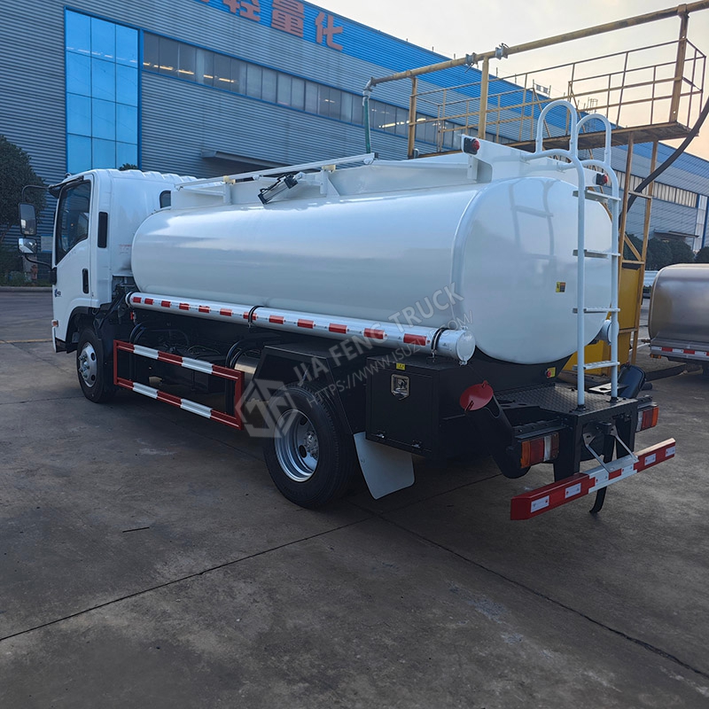 Isuzu KV100 Cisterna De Combustible De 8 Metros C&uacute;bicos
