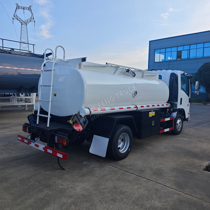 Isuzu KV100 Cisterna De Combustible De 8 Metros C&uacute;bicos
