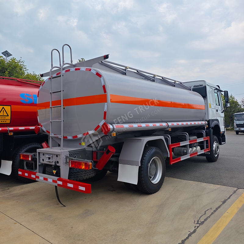 Sinotruk HOWO 4x2 Classic TX Cami&oacute;n De Combustible